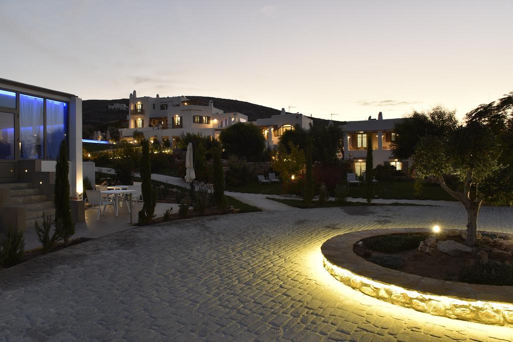 פארוס Naoussa Hills Boutique Resort- Adults Only מראה חיצוני תמונה